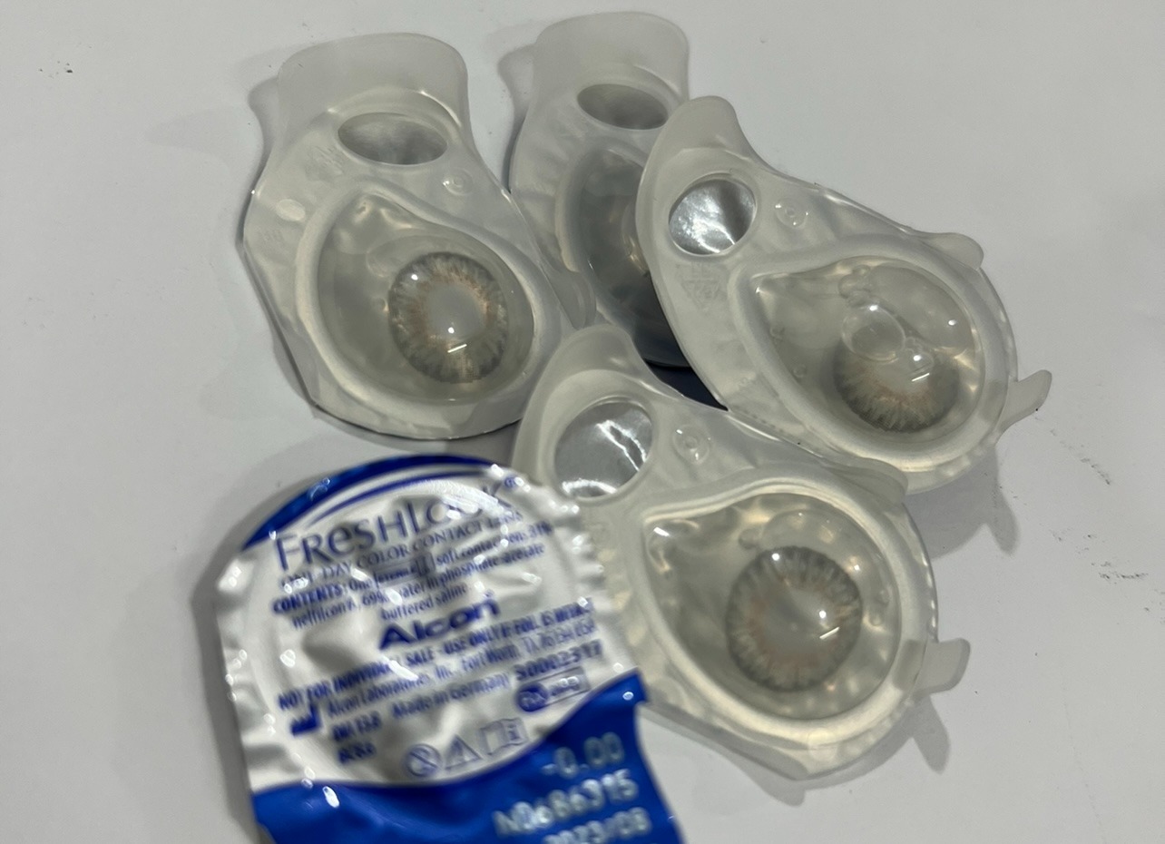 لنز چشم یخی عسلی