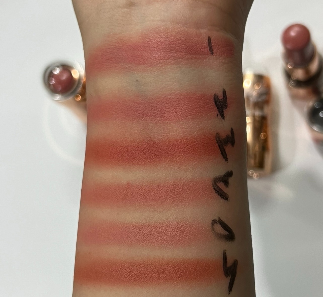 رژگونه استیکی069